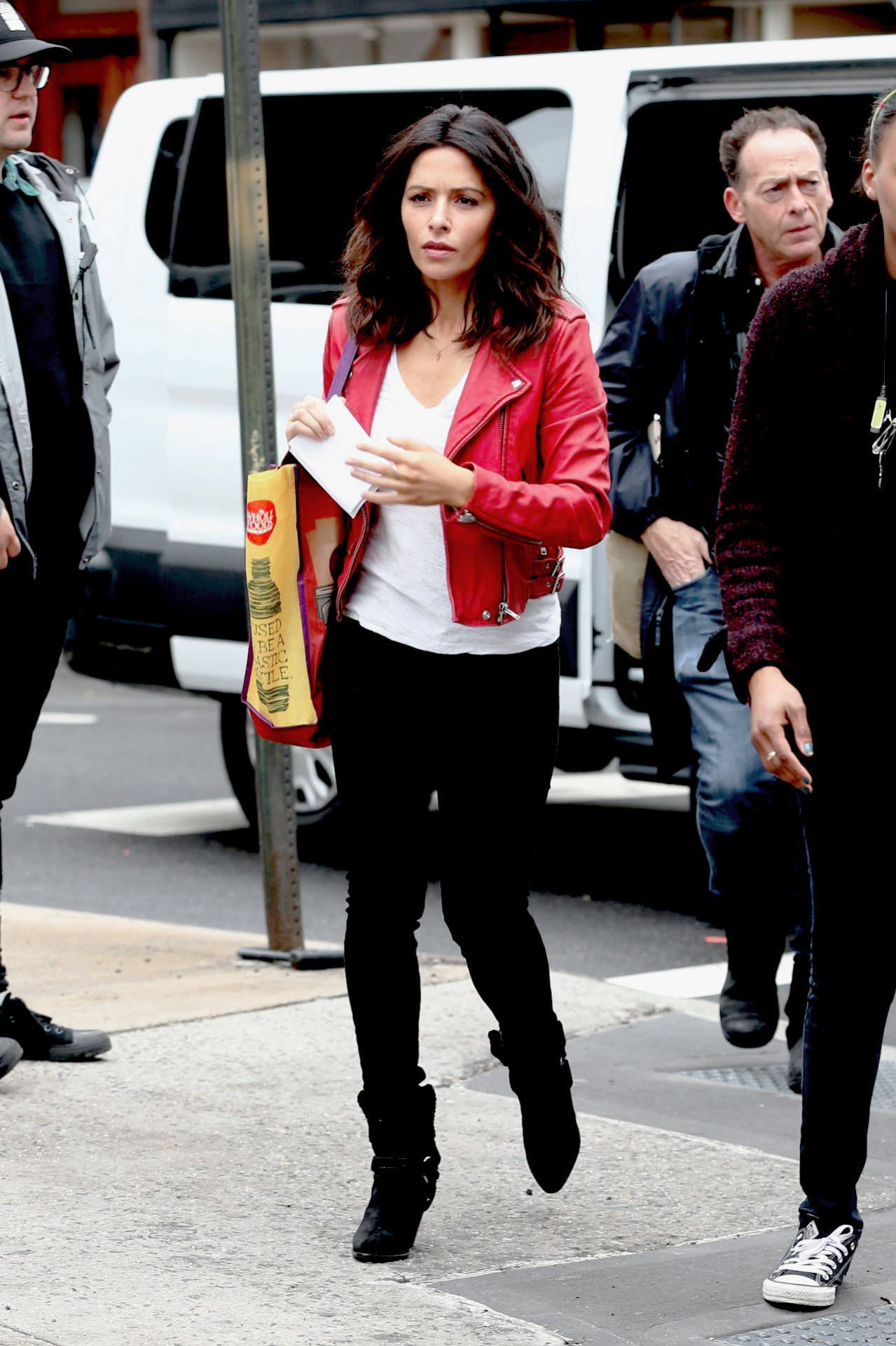 Drew_OnSet02